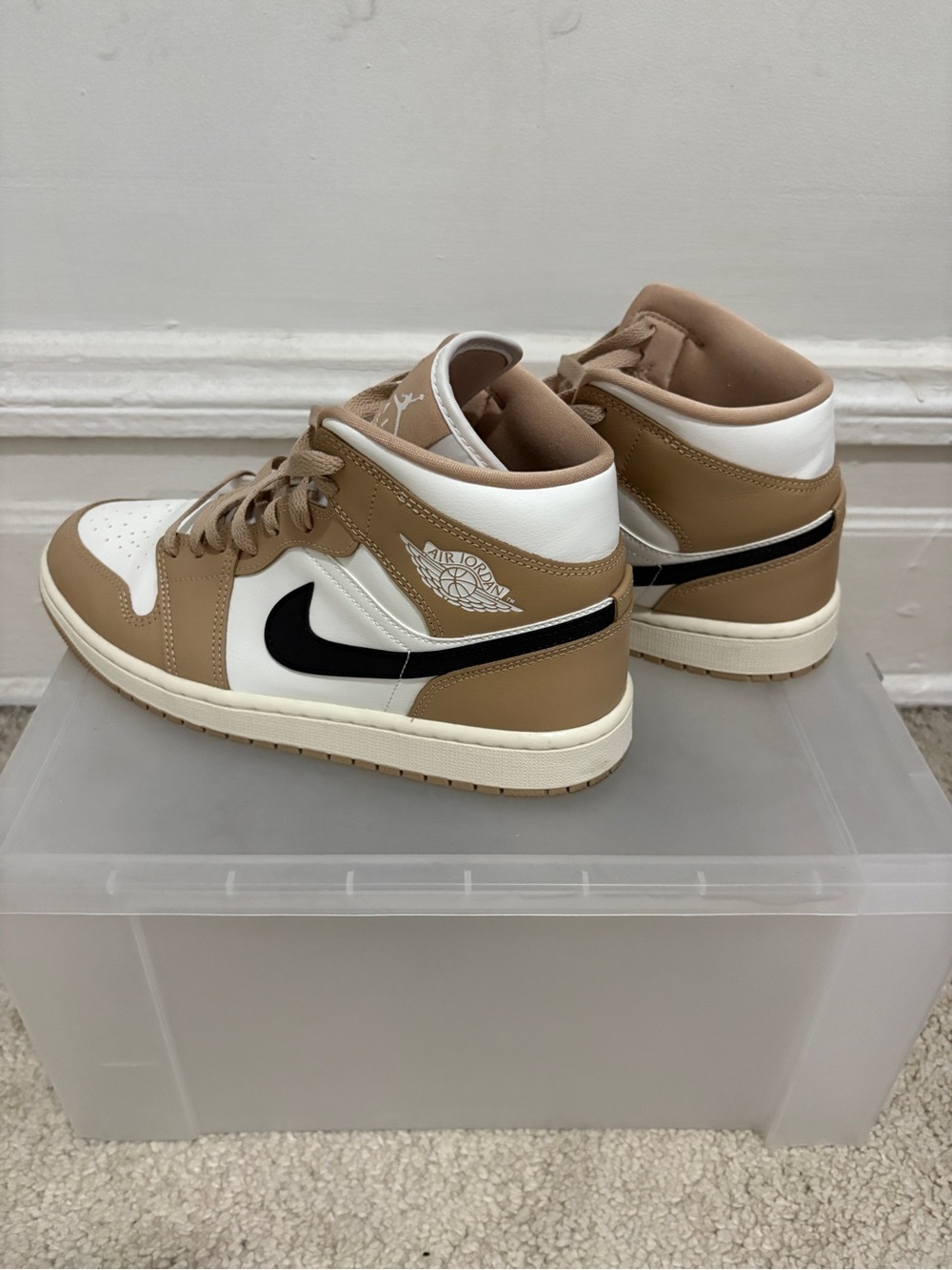 Nike Women’s Air Jordan 1 Mid ‘Desert’ Size 9.5 - Picture 3 of 7